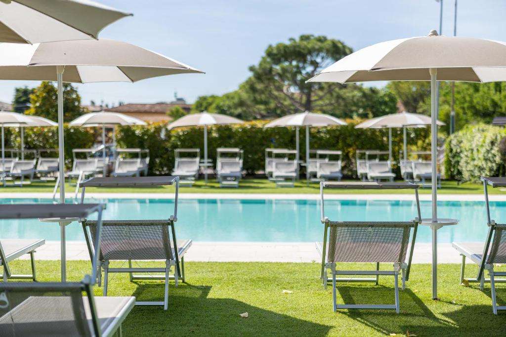 pool views of Hotel Ristorante Al Fiore in Peschiera del Garda, Lake Garda, Italy.